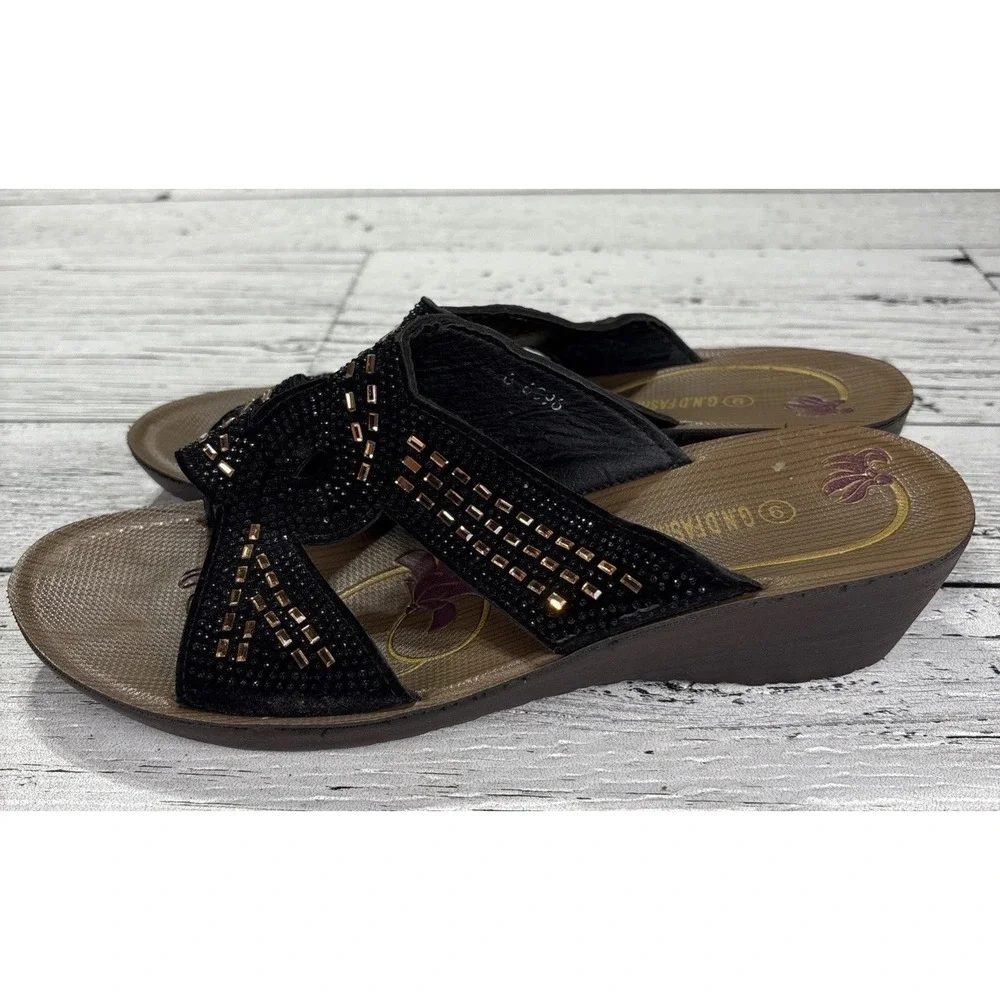 G.N.D Womens Sz 7 1/2 Black rhinestone accent Sandals New in Box style‎ # 9639